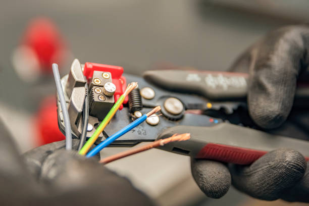 Best Electrician Near Me  in Wona Lake, IN